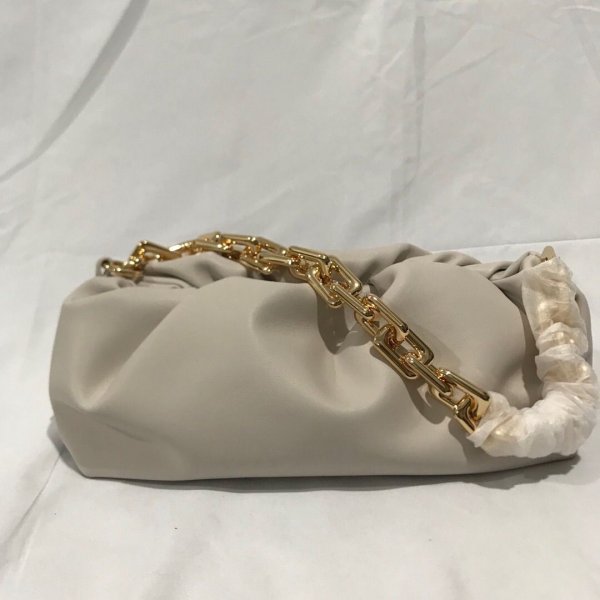 Replica Bottega Veneta The Chain Pouch Cloud Plaster bag Replica Handbags Bottega Veneta