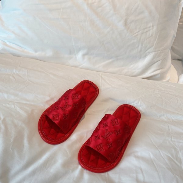 High Quality LV Slippers Replica Luxury Shoes LV