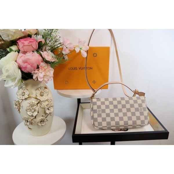 Cheap Auth Louis Vuitton Damier Pochette Accessoires M41207 Replica Handbags Louis Vuitton Pochette