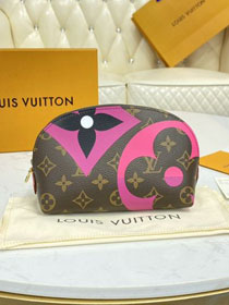 Louis vuitton game on monogram pochette cosmetique M80283