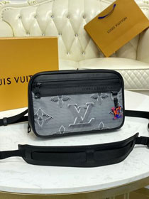 Louis vuitton original monogram 2054 camera bag M55698 black
