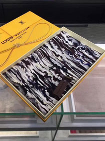 2018 louis vuitton top quality scarf L186 coffee