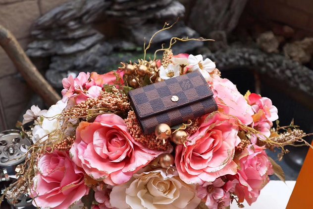 Louis vuitton damier ebene 6 key holder N62630