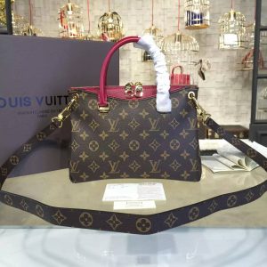 Replica Louis Vuitton PALLAS BBDesigner Discreet