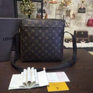 Replica Louis Vuitton TratteurDesigner Discreet