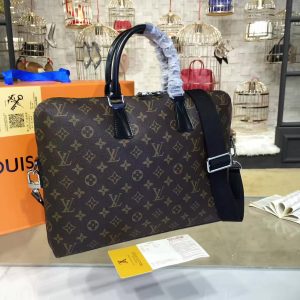 Replica Louis Vuitton VOYAGEDesigner Discreet