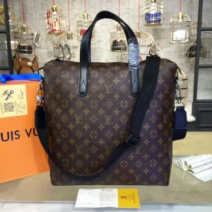 Replica Louis Vuitton kitanDesigner Discreet