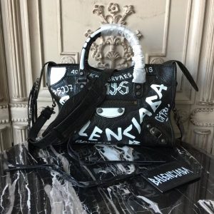 Replica BALENCIAGA GRAFFITI CLASSIC CITY SDesigner Discreet