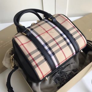 Replica Burberry houseDesigner Discreet