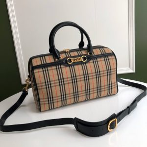 Replica Burberry Pillow bagDesigner Discreet