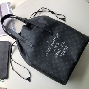 Replica Louis Vuitton Cabas Light BagDesigner Discreet