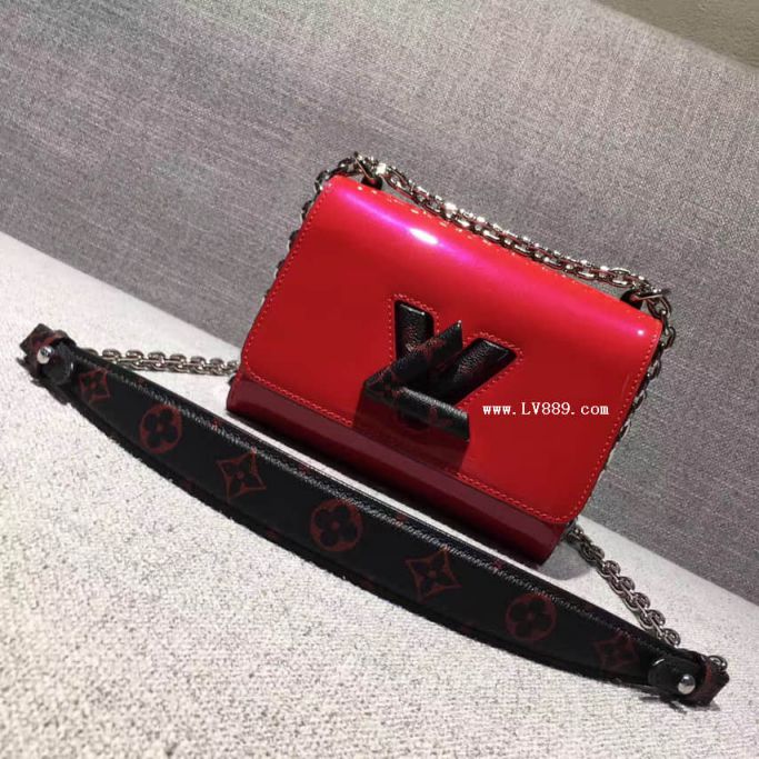 Replica LV Shoulder Bags M54245TWIST On Chain