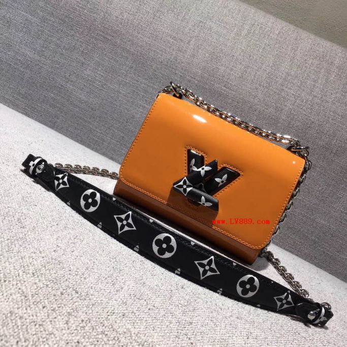 Replica LV Shoulder Bags Patent LeatherTWIST On Chain