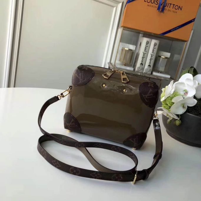 Replica LV Shoulder Bags 18 Monogram VENICE M54390