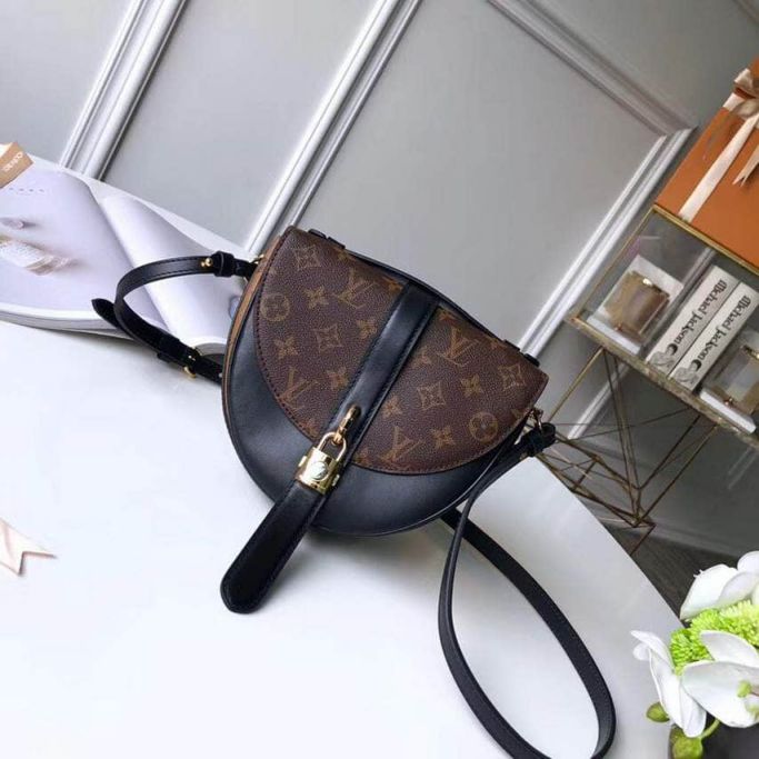 Replica LV Shoulder Bags CHANTILLY LOCK M43590