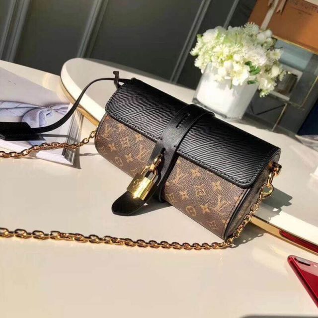 Replica LV Shoulder Bags 18 Glasses Case M43903