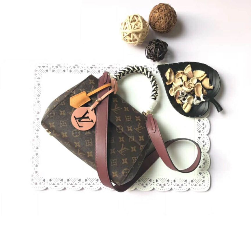 Replica LV Sale 18 Cluny BB M43982