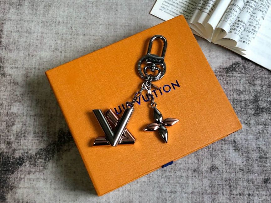 Replica LV TWIST M68197 Key Bags