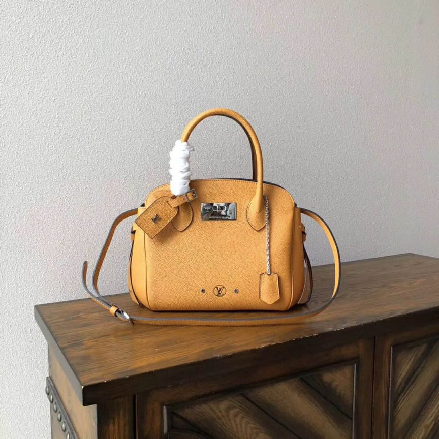 Replica LV Tote Bags Veau Nuage Milla M55026