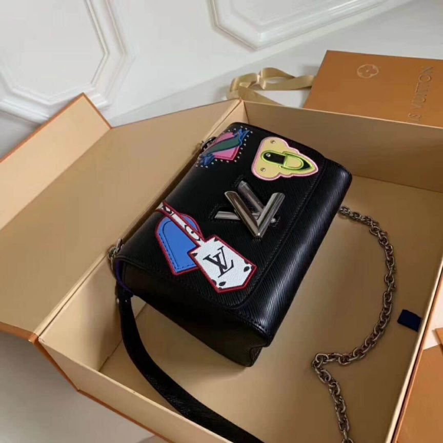 Replica LV Shoulder Bags Twist On Chain M52699