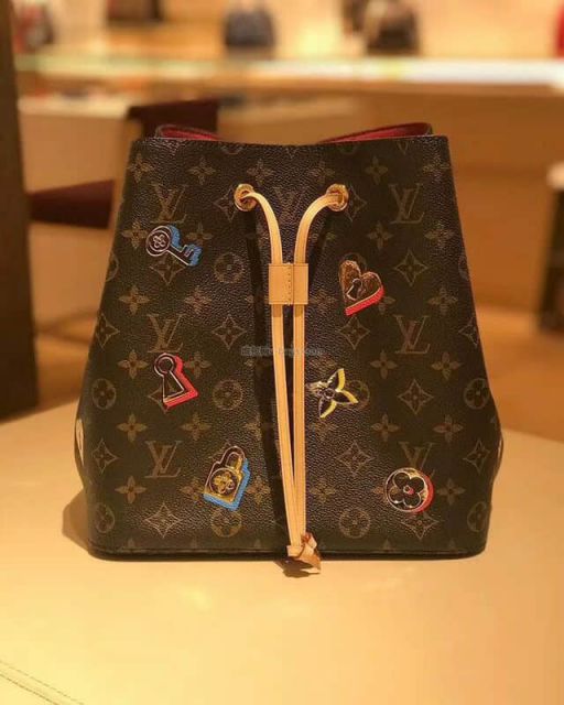 Replica LV Bucket Bags 19 NeONOe M44369
