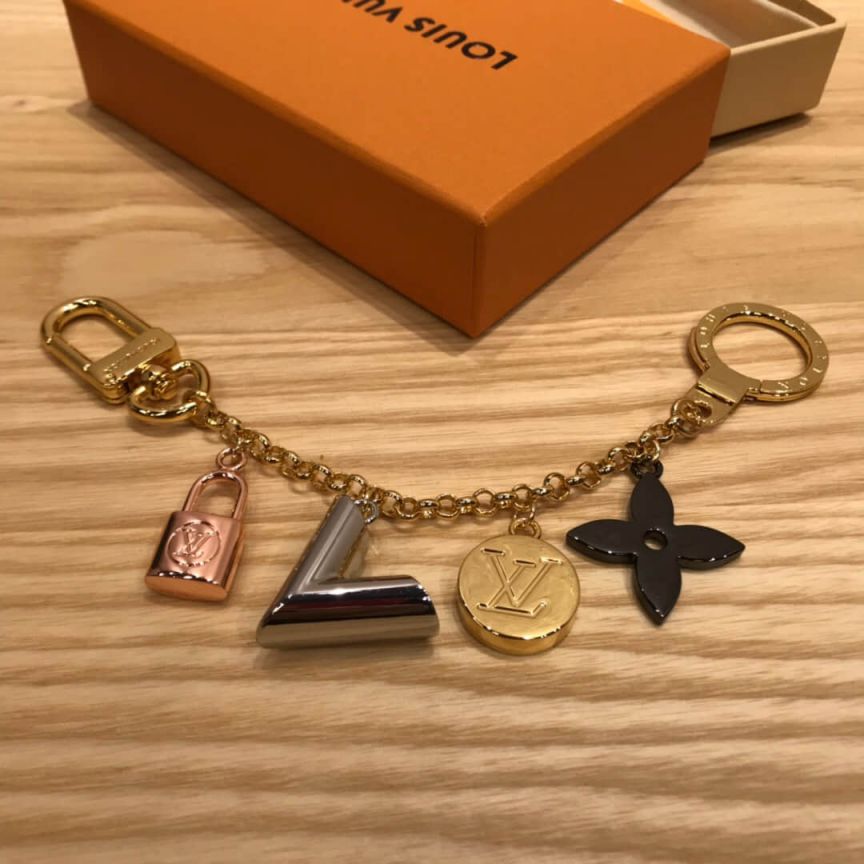 Replica LV V Lock Key Chain