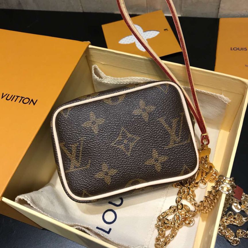 Replica LV Shoulder Bags On Chain