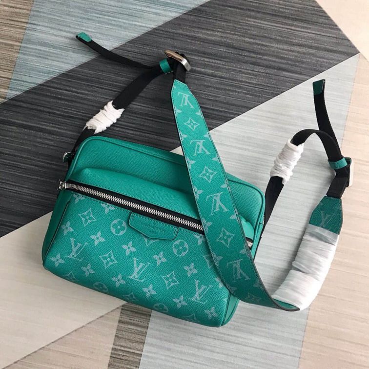 Replica LV M30241 2019 Taiga OUTDOOR Messenger Shoulder Bags