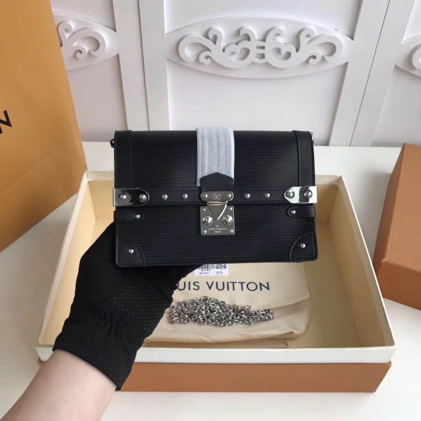 Replica LV Shoulder Bags M67507 Trunk On Chain