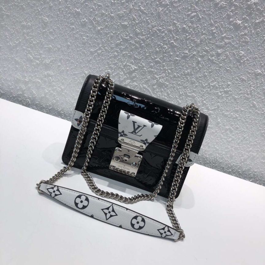 Replica LV Shoulder Bags 2019 Patent Leather Wynwood M90445