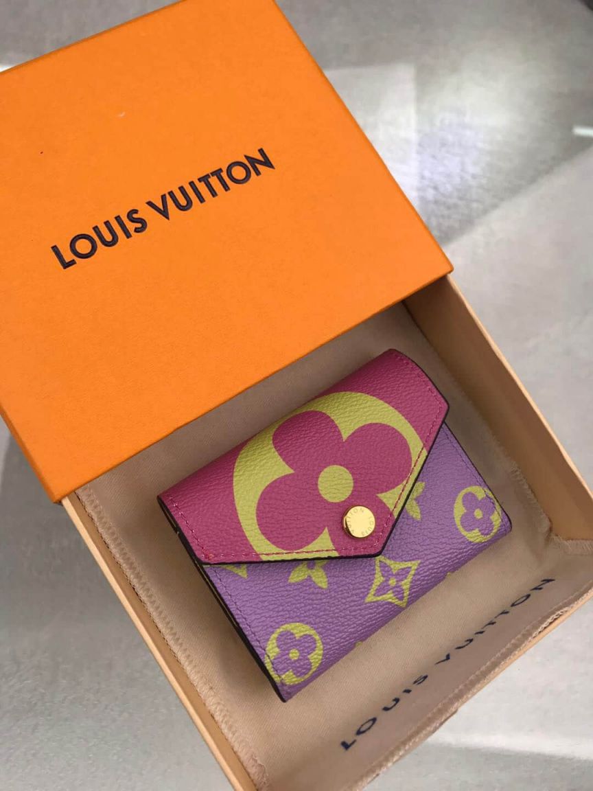 Replica LV Wallets 2019 Zoe Tri Fold M67670