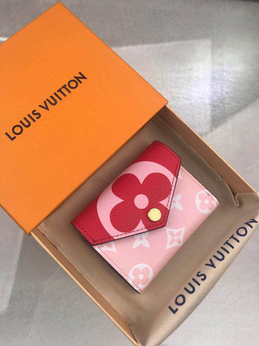 Replica LV Wallets 2019 Zoe Tri Fold M67641