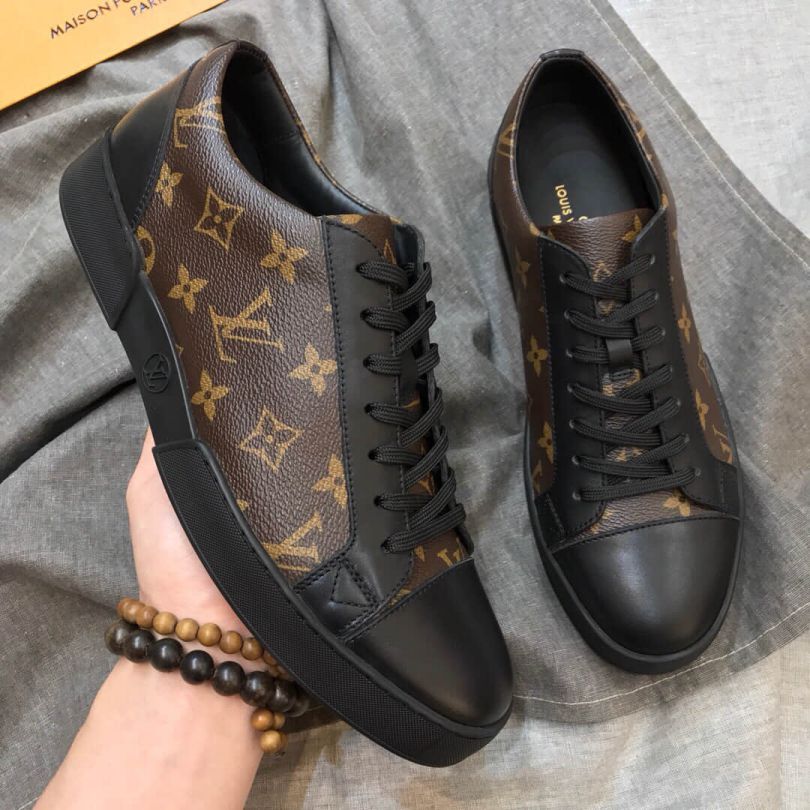 Replica 2019 LV Men Sneakers