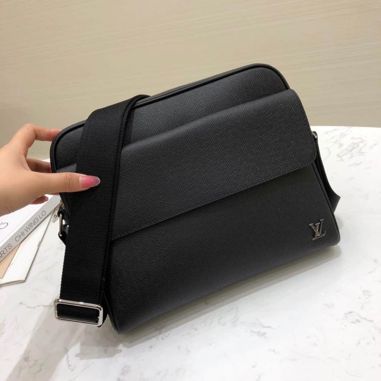 Replica LV M30260 2019 Men Alex Small Messenger Shoulder Bags