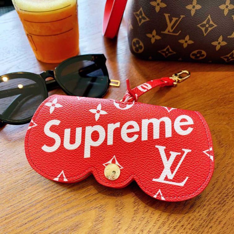 Replica LV x Supreme Women Accessories