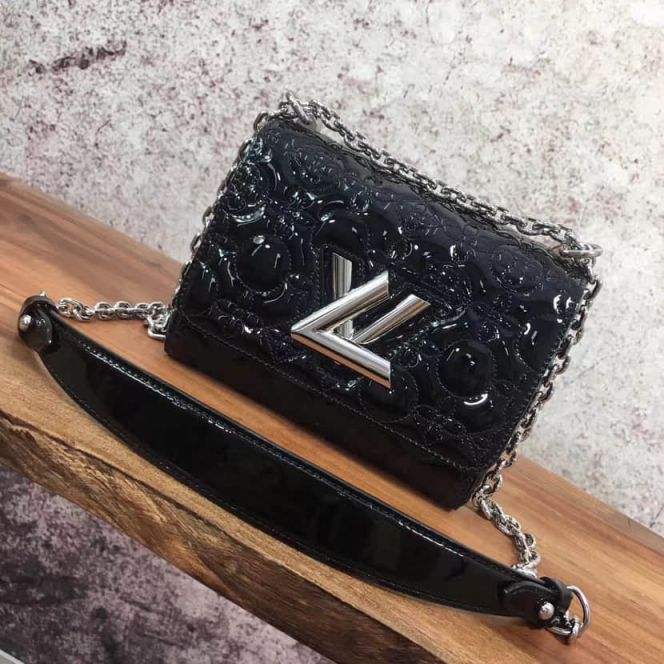 Replica LV Shoulder Bags Malletage TWIST M54526