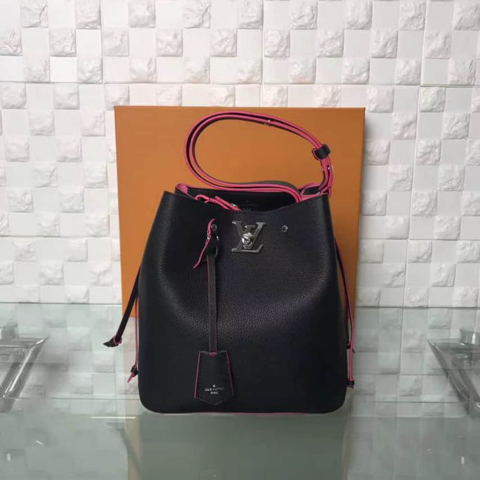 Replica LV Shoulder Bags LOCKME BUCKET M54677