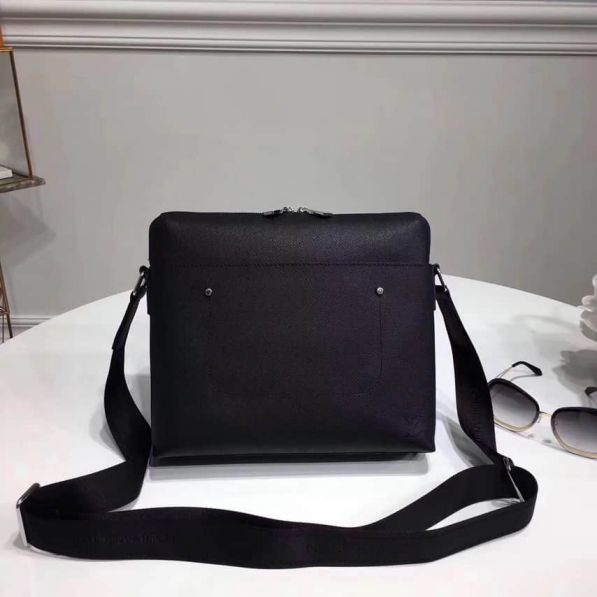 Replica LV Black Taiga Grigori Medium Messenger M30207 Shoulder Bags