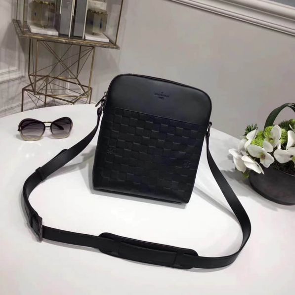 Replica LV Black Leather District Pochette Messenger N23355 Shoulder Bags