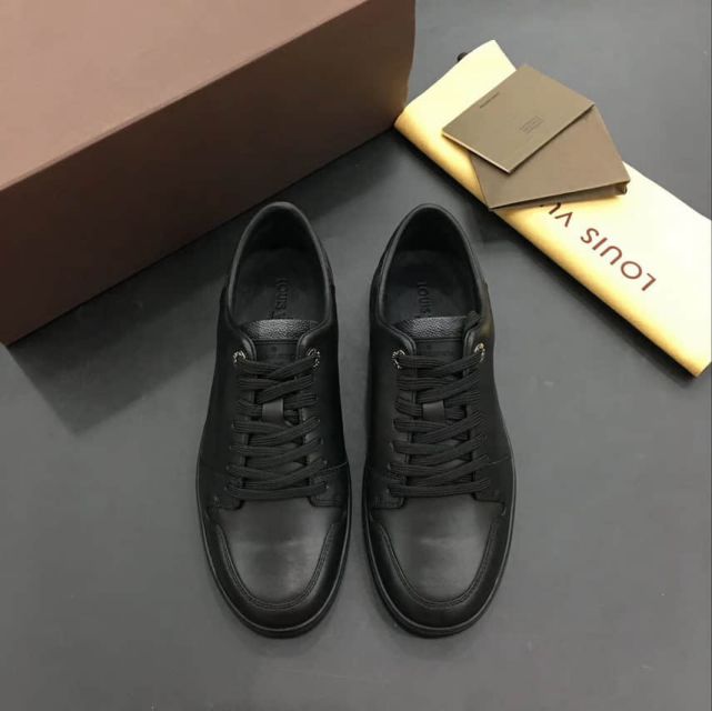 Replica Causal Shoes Men Leather Shoes