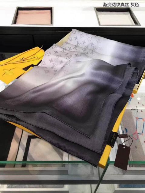 Replica 2018 LV Silk 100% Women Scarves