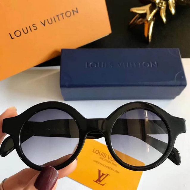 Replica LV x Supreme Limited Edition Women Sunglasses