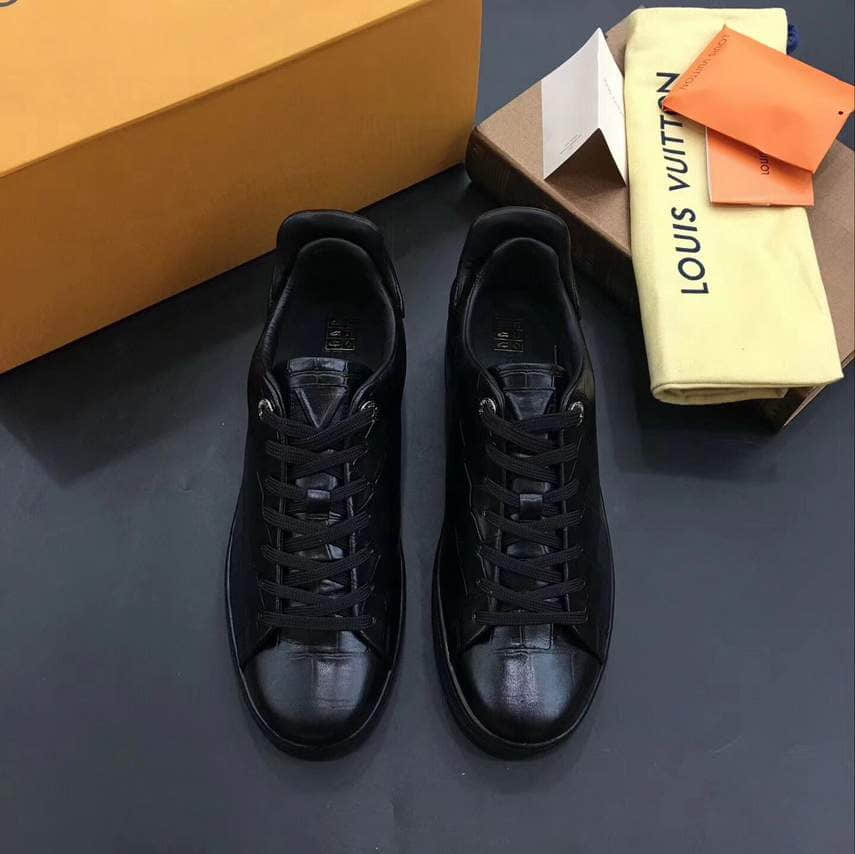 Replica LV Leather Crocodile Men Causal Sandals