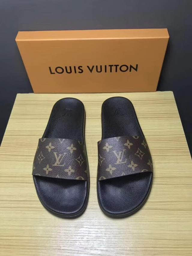 Replica LV Men Slippers