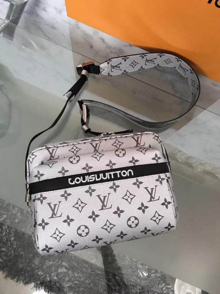 Replica LV 2018ss Messenger SiLVerGrey Messenger Crossbody M43859 Shoulder Bags