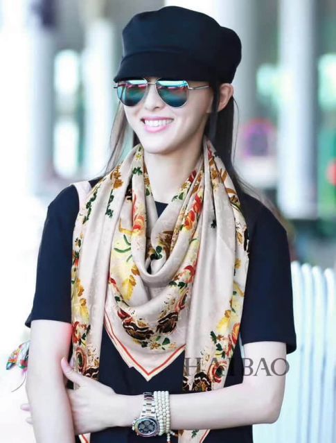 Replica 2018 LV Square Women Scarves