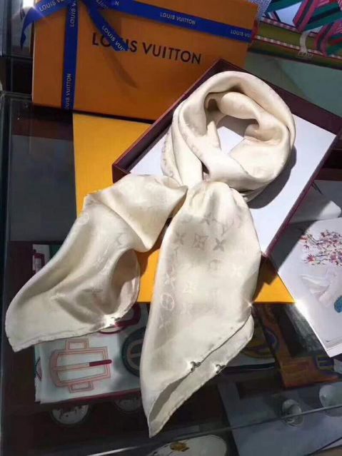 Replica LV 18 Silk Square Women Scarves