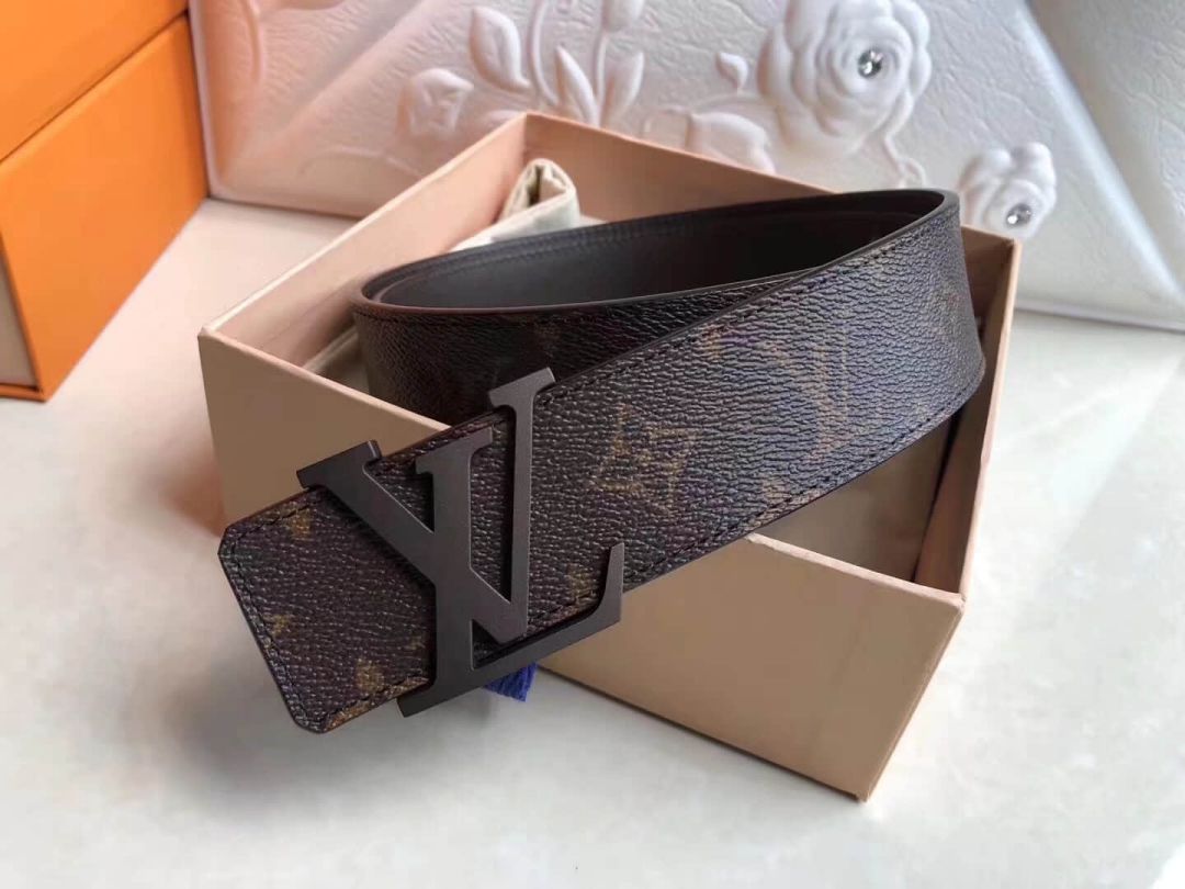 Replica 2018 LV Classic INIALES M9806 Men Belts