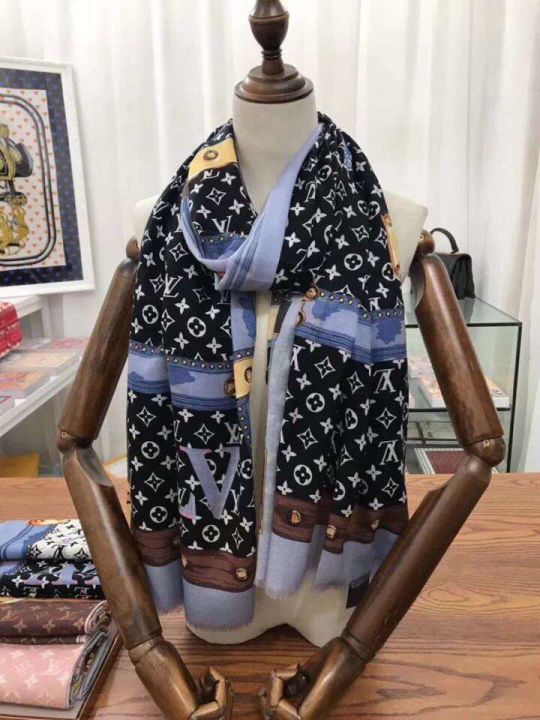 Replica LV Monogram Canvas 18 Women Scarves