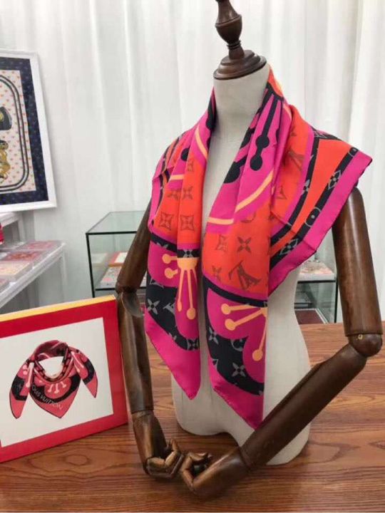 Replica 2018 LV Classic Silk Square Women Scarves